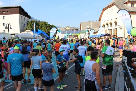 BLITZ BOVEC MARATON - START UDELEŽENCEV POLMARATONA IN MARATONA